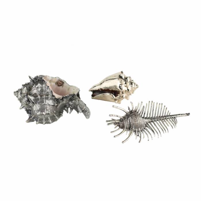Set of three decorative shells by Buccellati. Italy, 20th century. 
