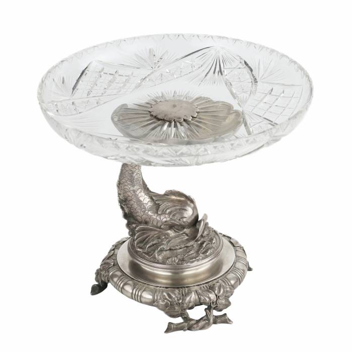 A superb pair of crystal tazzi vases on a silver stem. Grachev Brothers, St. Petersburg, circa 1890. 