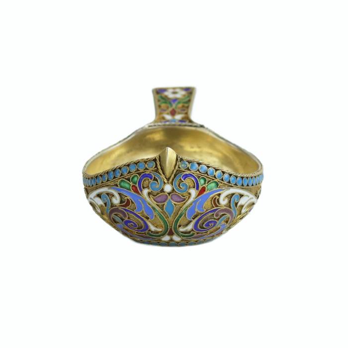 Sudraba un emaljas kauss no Aleksandra Ļubavina darbnīcas. Sanktpēterburga 1899-1908 