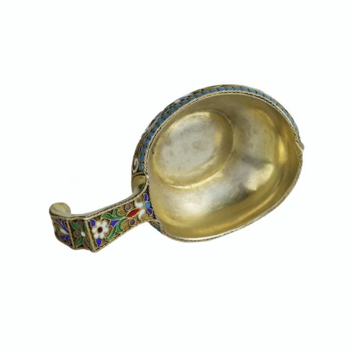Sudraba un emaljas kauss no Aleksandra Ļubavina darbnīcas. Sanktpēterburga 1899-1908 