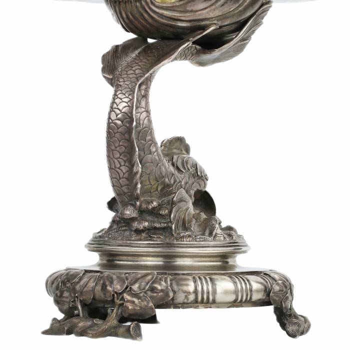 A superb pair of crystal tazzi vases on a silver stem. Grachev Brothers, St. Petersburg, circa 1890. 