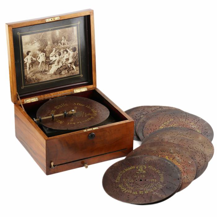 Polyphone with 23 discs. Around 1900. 