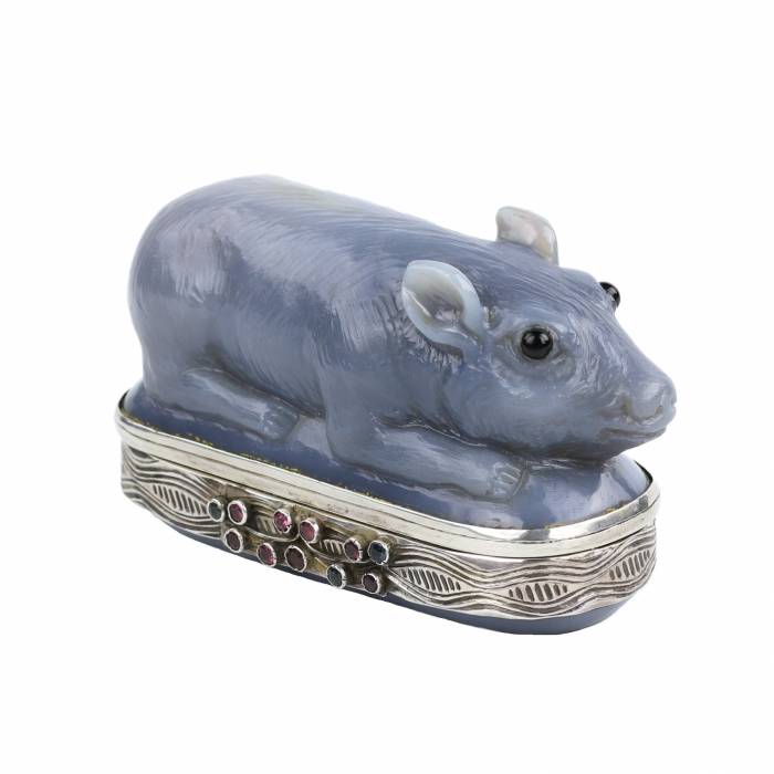 TABATIÈRE EN FORME DE SOURIS EN AGATE BANDE ET ARGENT. XIXe SIÈCLE