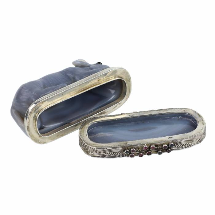 TABATIÈRE EN FORME DE SOURIS EN AGATE BANDE ET ARGENT. XIXe SIÈCLE