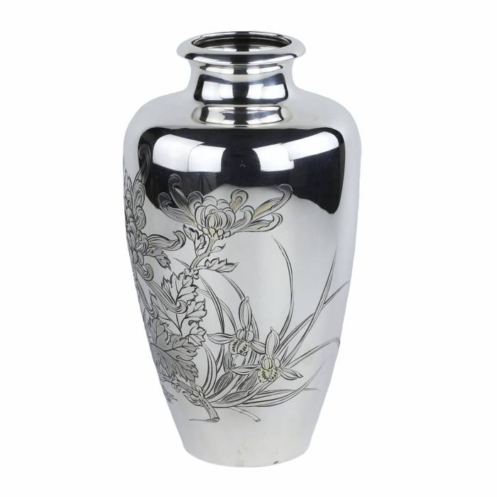 VASE EN ARGENT MITSUMURA À DÉCOR DE CHRYSANTHÈMES. JAPON, XXe SIÈCLE