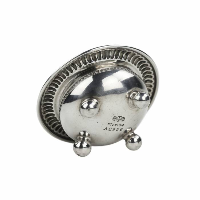 SUDRABA SĀLS TRAUCIŅŠ UZ TRIJĀM LODVEIDA KĀJIŅĀM GORHAM SILVER CO., ASV, XX GS.