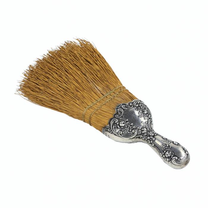 SILVER BRUSH WITH VICTORIAN STYLE HANDLE. GORHAM, TURN OF THE 19TH AND 20TH CENTURIES
