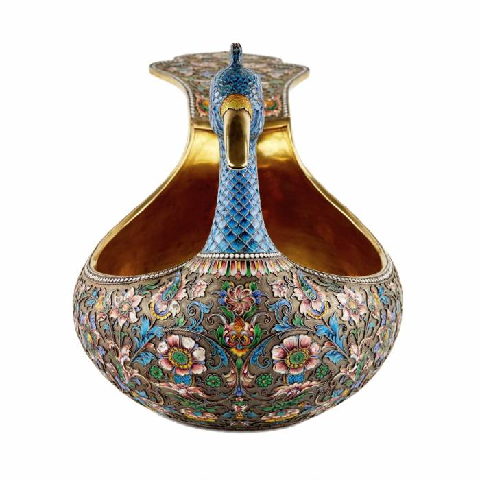 LARGE SILVER KOVSH IN THE RUSSIAN STYLE WITH CLOISONNÉ ENAMEL RUSSIA, MOSCOW, EARLY 20TH CENTURY