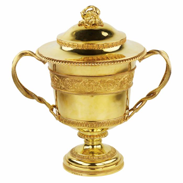 COVERED NEOCLASSICAL CUP. ROBERT GARRARD II & EDWARD BURROWS. ENGLAND, FIRST THIRD OF THE 19TH CENTURY