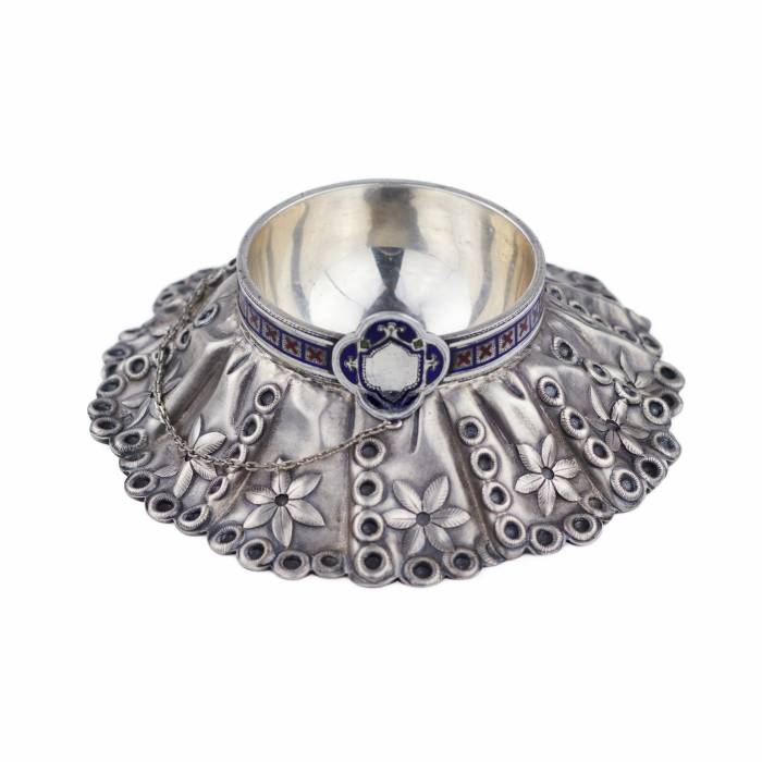 Salière de mariage pour karavaï avec émail en forme de nappe Maison Pavel Ovchinnikov, Moscou, 1875