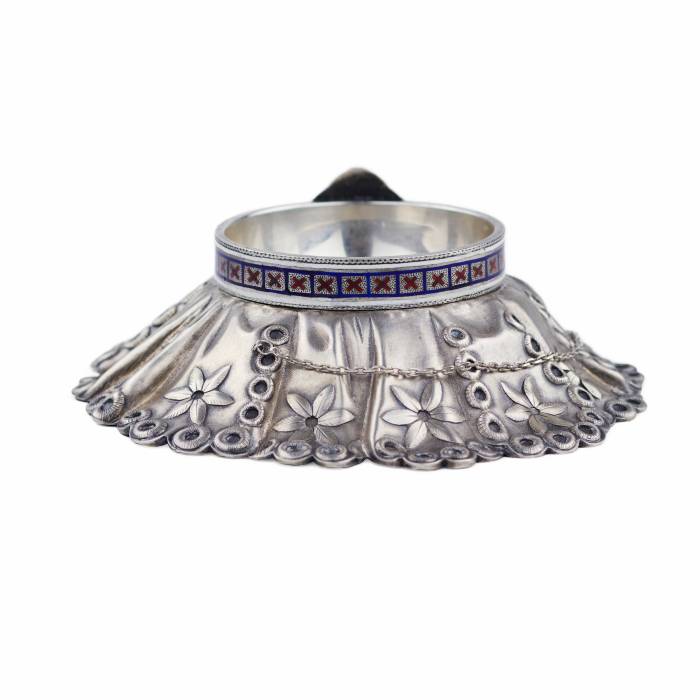 Salière de mariage pour karavaï avec émail en forme de nappe Maison Pavel Ovchinnikov, Moscou, 1875