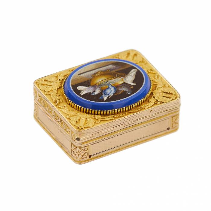 MUSICAL SNUFFBOX WITH MICROMOSAIC “PIGEONS OF PLINY” FRANCE, 1819–1838