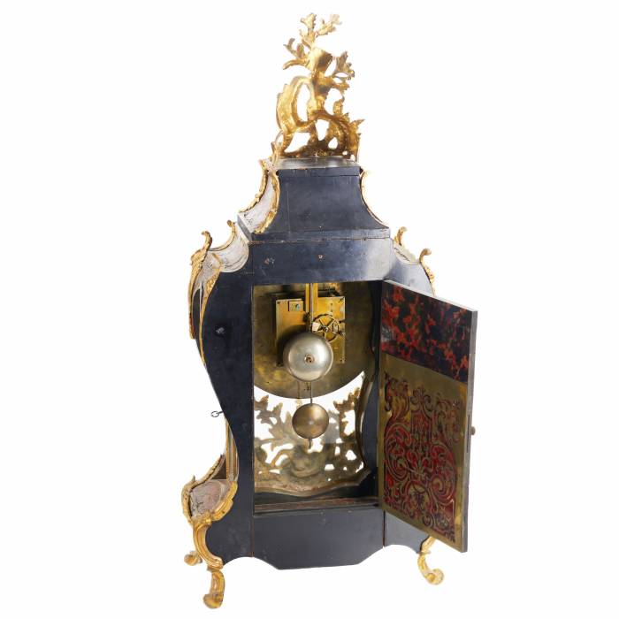 Horloge interieure unique avec une consoleBoulle 