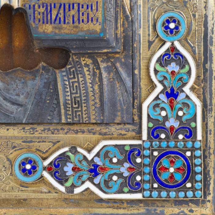 CHRIST PANTOCRATOR DANS UNE OKLAD EN ARGENT AVEC ÉMaux CHAMPLEVÉ ET CLOISONNÉ  RUSSIE, MOSCOU, 1894