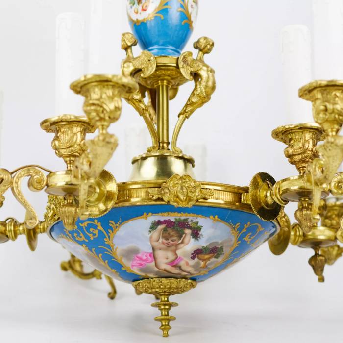 A 15-candle chandelier in the Louis XVI style. Sevres. 