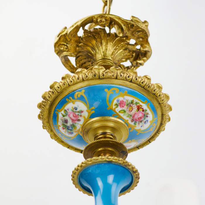 A 15-candle chandelier in the Louis XVI style. Sevres. 