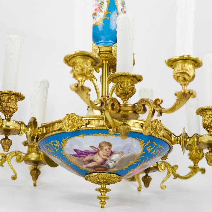 A 15-candle chandelier in the Louis XVI style. Sevres. 
