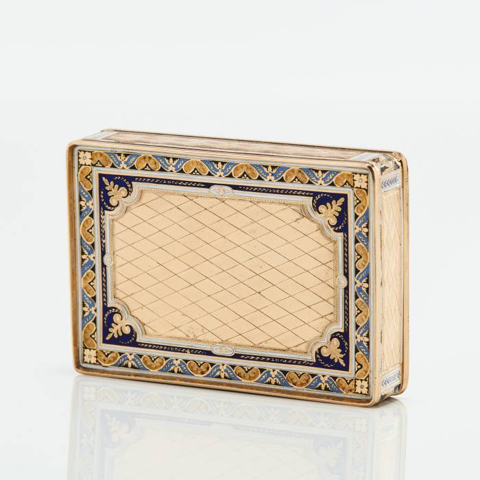 GOLD SNUFF BOX WITH ENAMEL MINIATURE “THE DEATH OF LUCRETIA” SWITZERLAND, GENEVA, 1801–1805