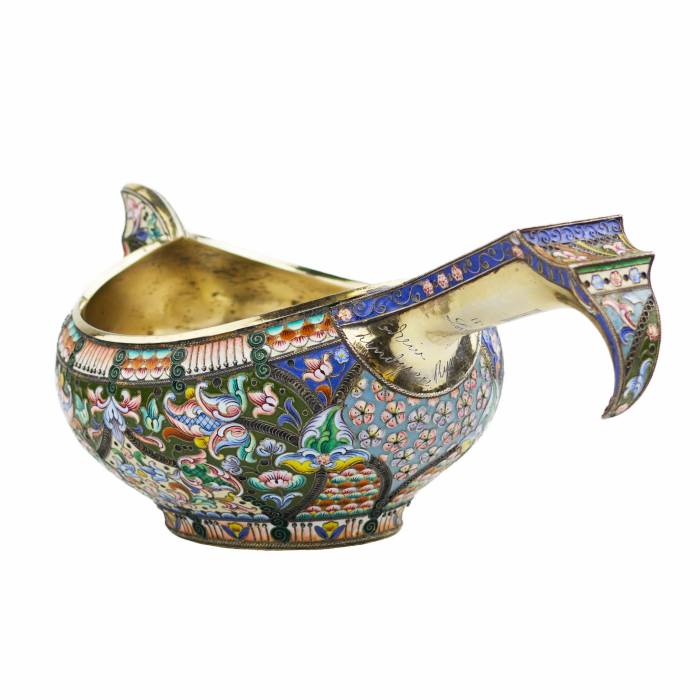 LARGE RUSSIAN SILVER KOVSH WITH CLOISONNÉ ENAMEL BY KONSTANTIN SKVORTSOV  RUSSIA, MOSCOW, 1908–1917
