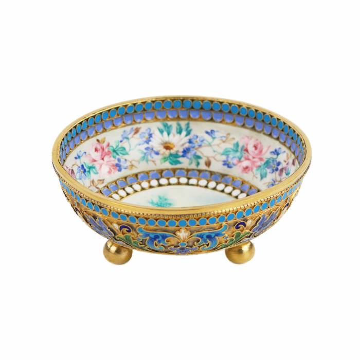 SILVER CUP WITH POLYCHROME ENAMELS. MASTER VASILIY AGAFONOV RUSSIA, MOSCOW, LATE 19TH CENTURY