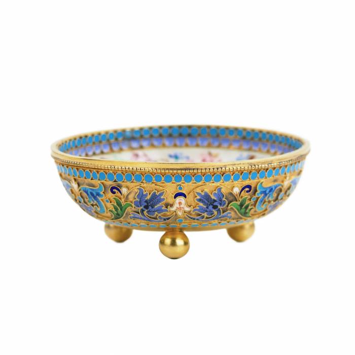 SILVER CUP WITH POLYCHROME ENAMELS. MASTER VASILIY AGAFONOV RUSSIA, MOSCOW, LATE 19TH CENTURY