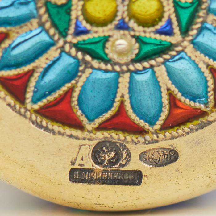 SILVER SHOT CUP WITH POLYCHROME PLIQUE-À-JOUR ENAMEL. PAVEL OVCHINNIKOV WORKSHOP RUSSIA, MOSCOW, TURN OF THE 19TH–20TH CENTURIES