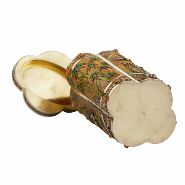 СЕРЕБРЯНАЯ БАНКА ДЛЯ ЧАЯ С ЭМАЛЯМИ И КАБОШОНАМИ  КИТАЙ, XX ВЕК