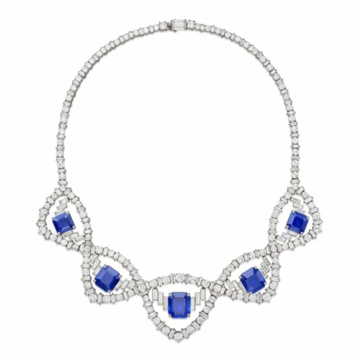 MAGNIFICENT SAPPHIRE AND DIAMOND NECKLACE. CARTIER MODEL 1950  21ST CENTURY