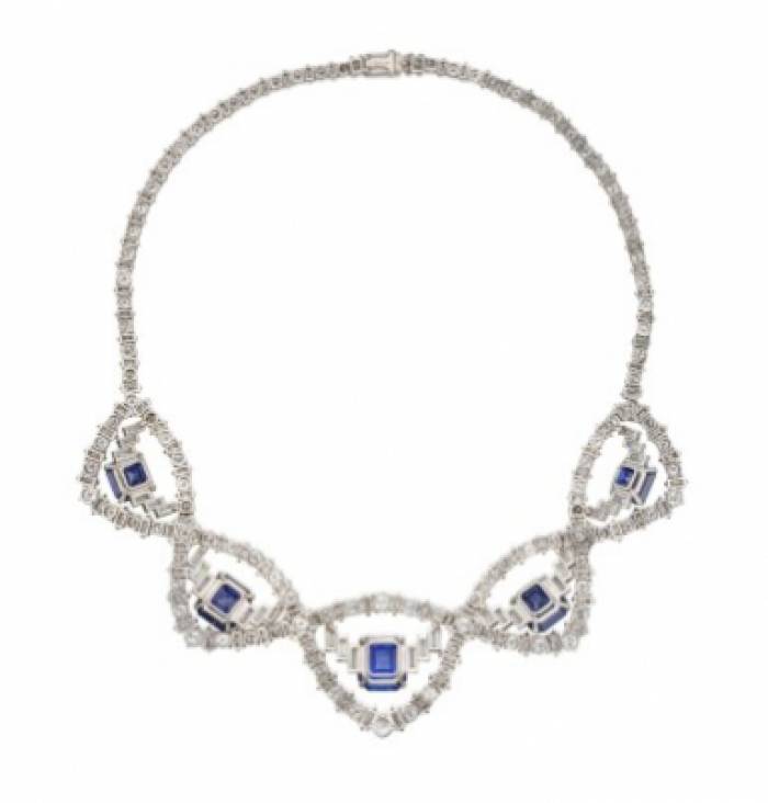 COLLIER MAGNIFIQUE EN SAPHIRS ET DIAMANTS. MODÈLE CARTIER 1950  XXIE SIÈCLE