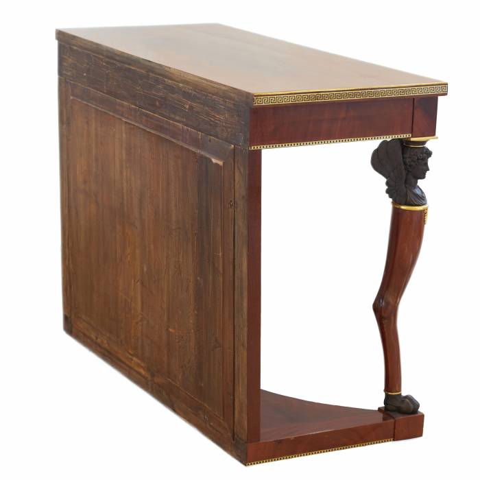 A PAIR OF RUSSIAN NEOCLASSICAL WALL CONSOLES ST PETERSBURG, LATE 19TH - EARLY 20TH CENTURY