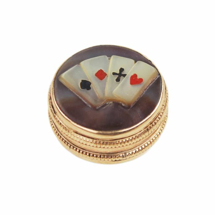 GOLD BOX FOR GAMING CHIPS WITH PLAYING CARD SYMBOLS EUROPE, MID-19TH CENTURY, CIRCA 1850–1860