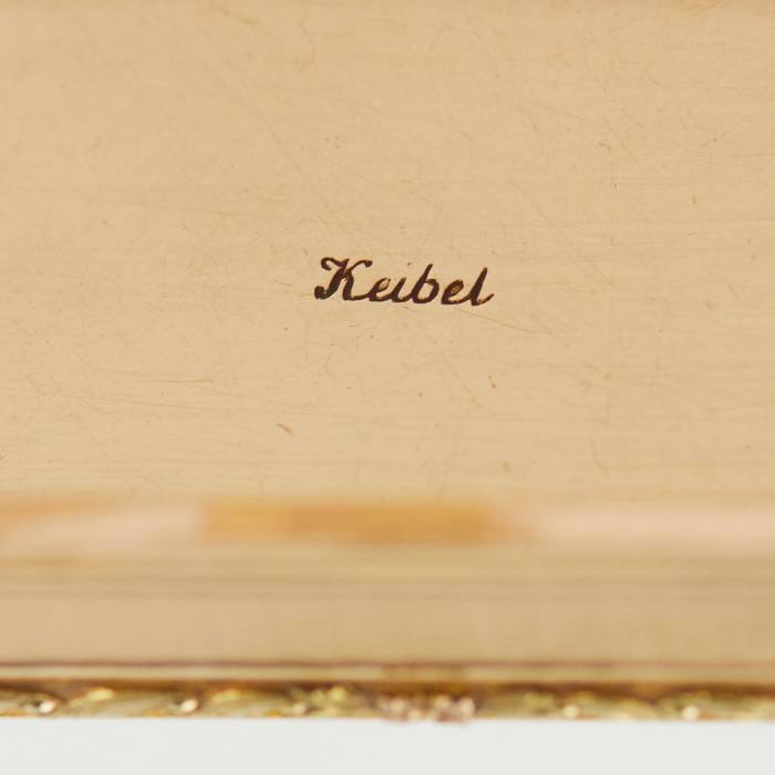 AN EXCEPTIONAL IMPERIAL RUSSIAN GOLD SNUFF BOX BY JOHANN WILHELM KEIBEL, ST PETERSBURG, 1822