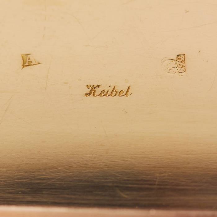 AN EXCEPTIONAL IMPERIAL RUSSIAN GOLD SNUFF BOX BY JOHANN WILHELM KEIBEL, ST PETERSBURG, 1822