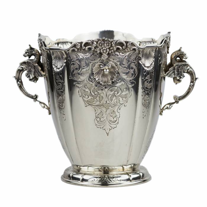 SILVER CHAMPAGNE COOLER WITH DRAGON HANDLES. EUROPE, LATE 19TH - EARLY 20TH CENTURY