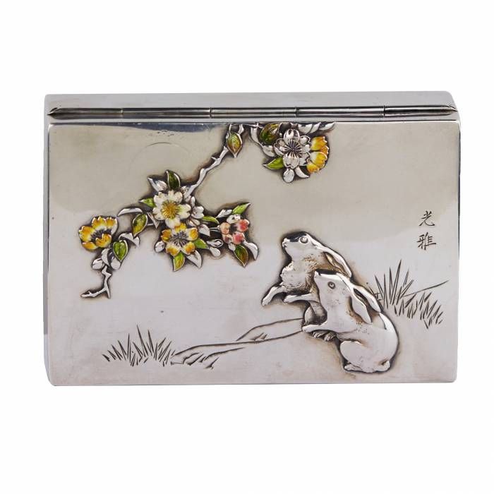 SILVER TOBACCO BOX WITH ENAMEL DECORATION CHINA, EARLY 20TH CENTURY