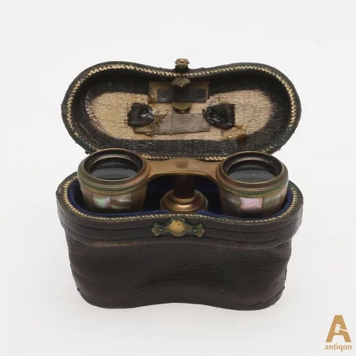 Theater binoculars 