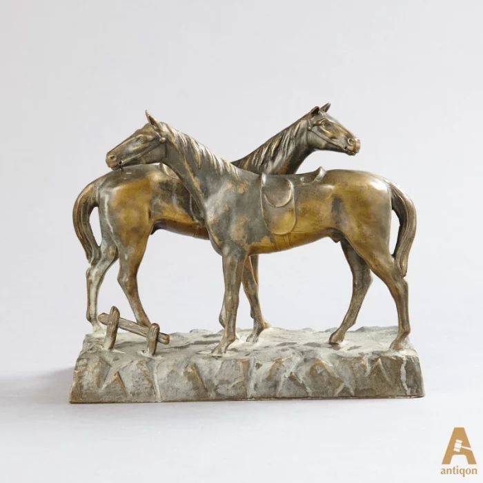 Скульптура лошадей