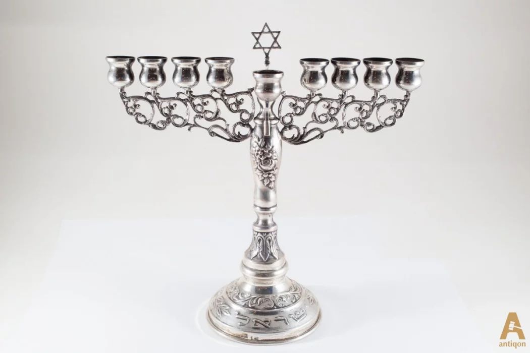 Svečturis "Menorah"