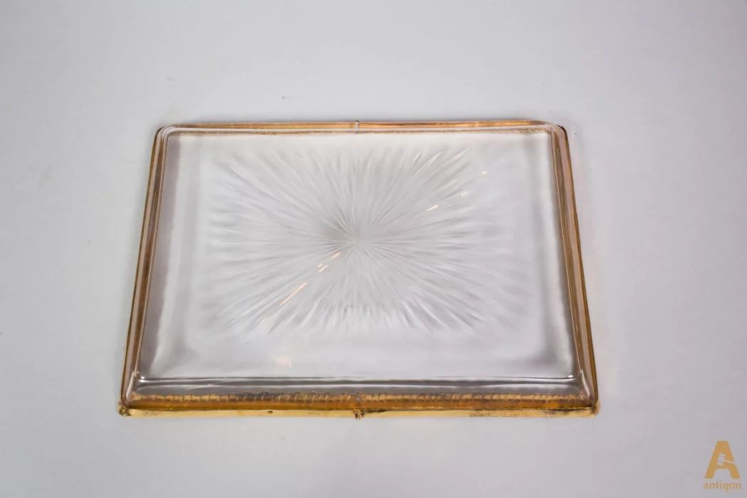 Crystal tray