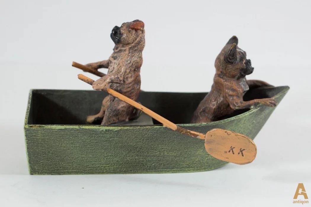 Figūriņa "Suņi laivā"