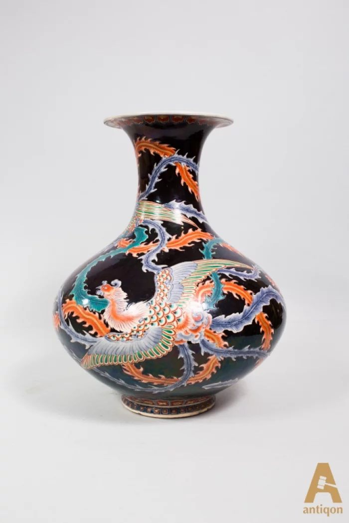 Vase in the Chinese style