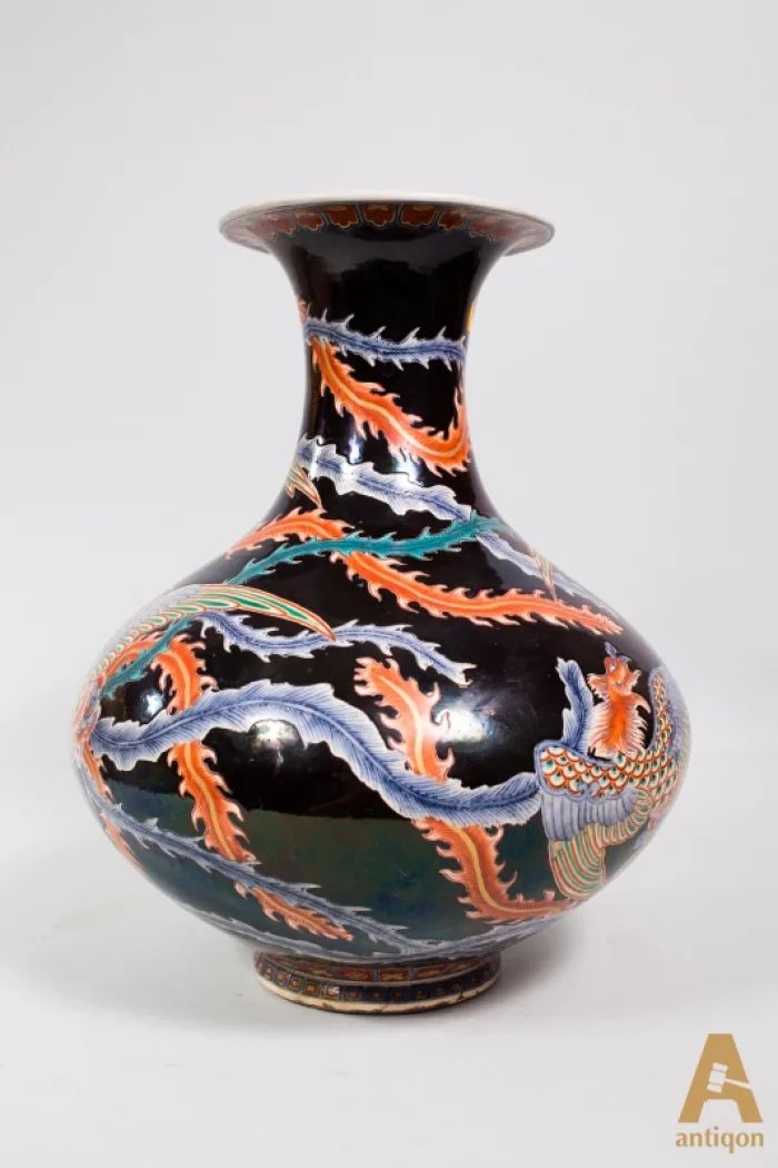 Vase in the Chinese style