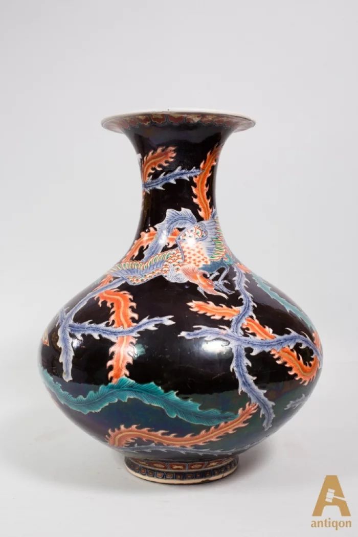 Vase in the Chinese style