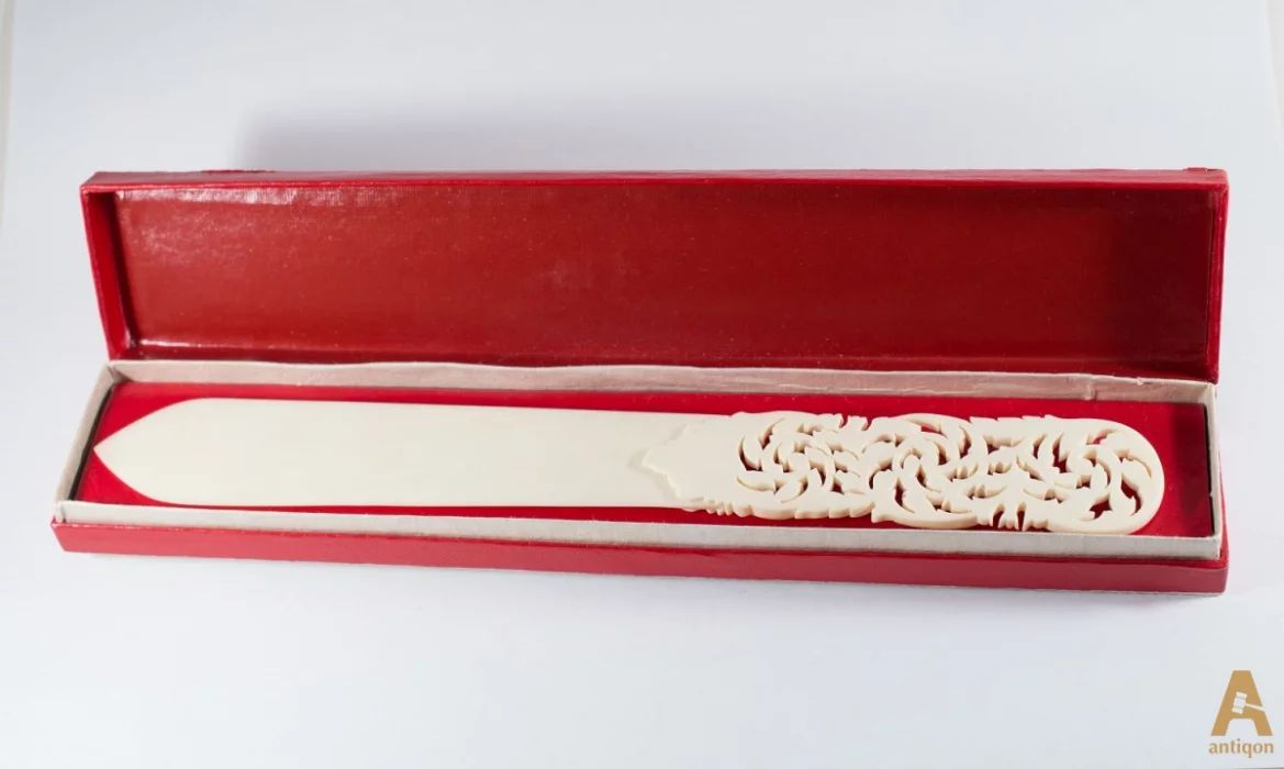 Stationery ivory knife 