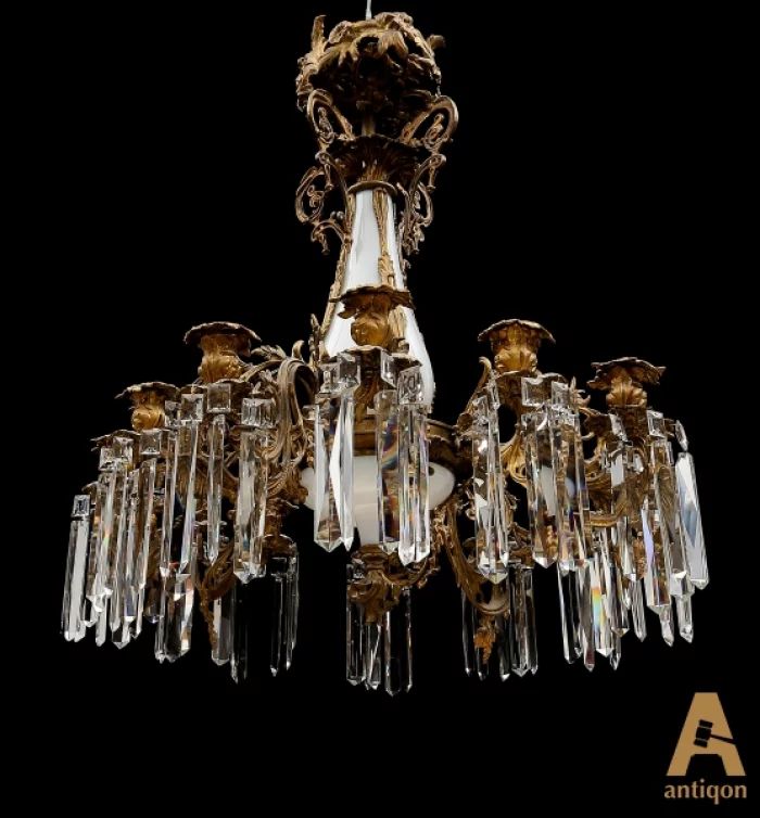 Lustre en bronze dore de style Napoleon III. 