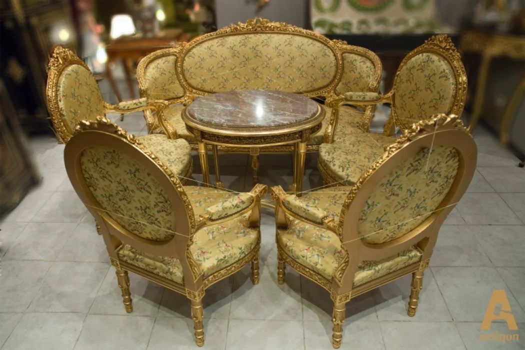 Furniture set