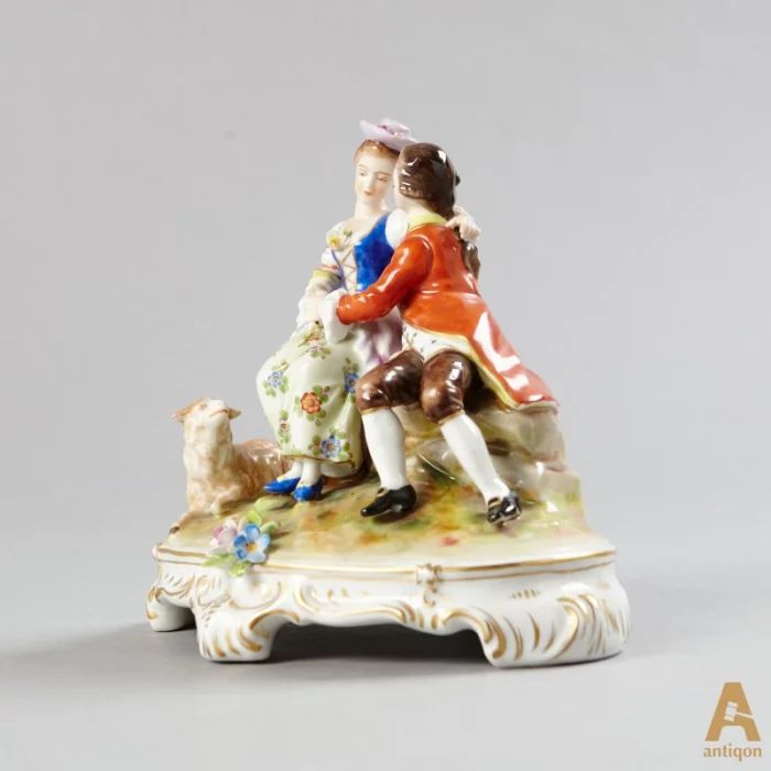 Porcelain figurine "Romantic couple"