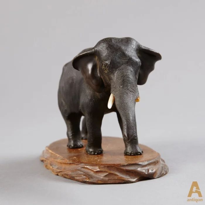 Бронзовая скульптура "Слон"