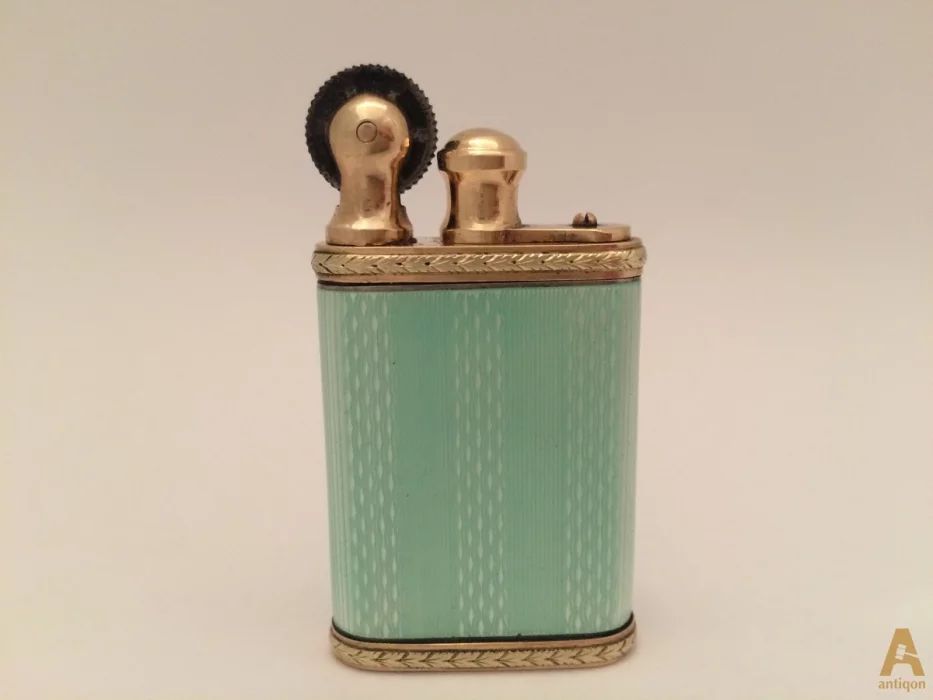 Elegant pocket lighter