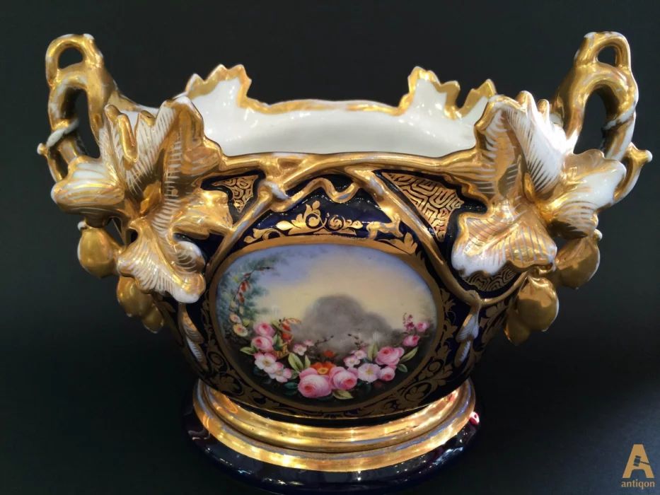 Jardiniere for flowers